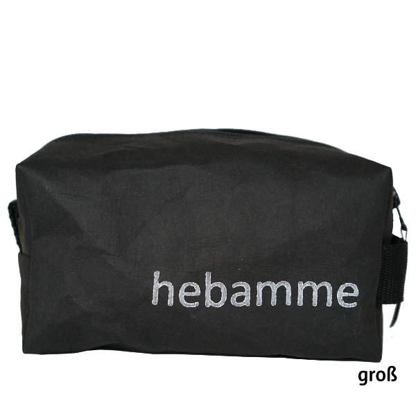 Hebammentasche in schwarz und groß. Die Vorderseite ist mit der Aufschrift "Hebamme" verziert.