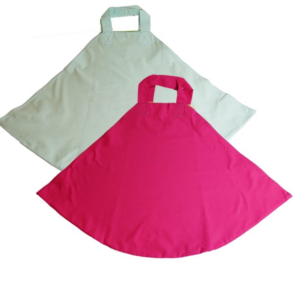 Zwei große Wiege-Wende-Tücher in hellblau und pink.