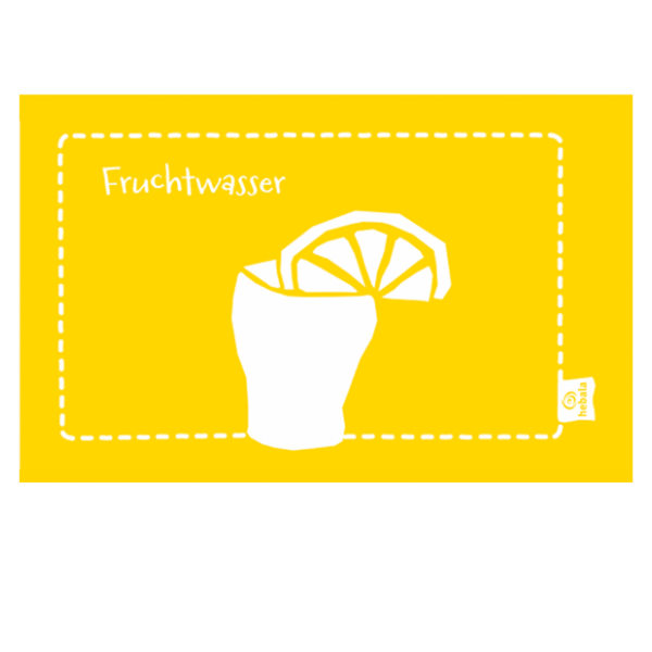 Frühstücksbrettchen mit einer Limonade und der Aufschrift "Fruchtwasser".