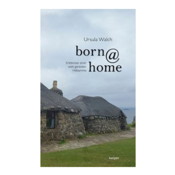 Coverbild "born @ home" mit einem Reethaus in der Landschaft.